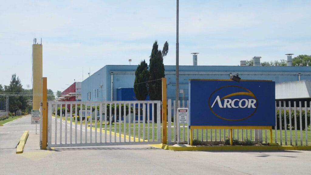 Entrada de una planta de producción de la empresa Arcor.