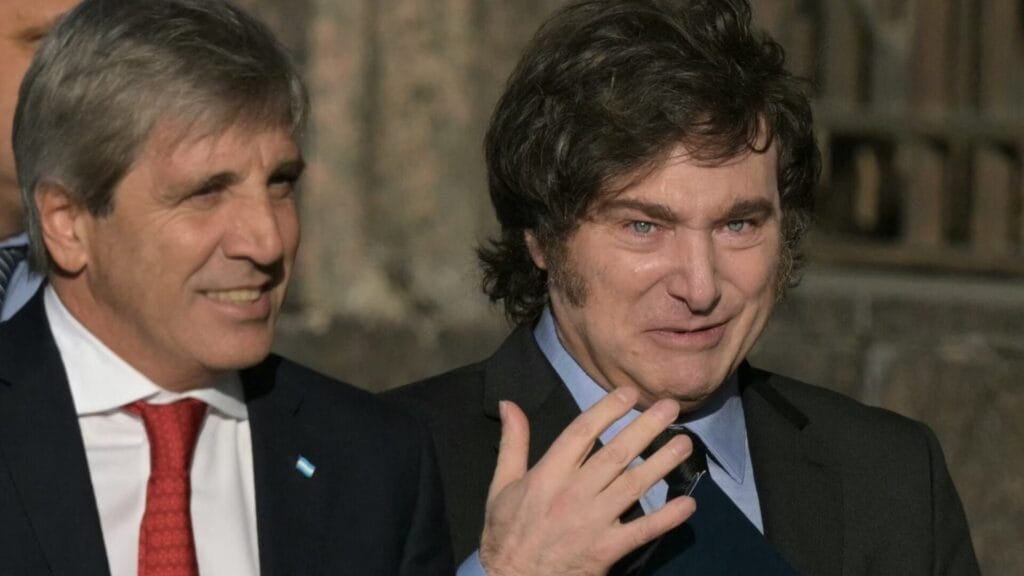 Luis Caputo y Javier Milei