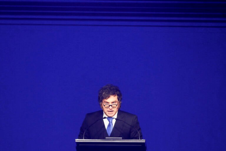 Milei pide unidad en la derecha y "quitar el cáncer de la izquierda" en Foro Madrid