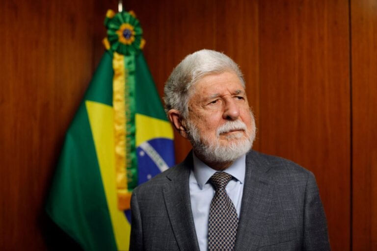 Celso Amorim: “El pueblo no aceptó tener un gobierno protofascista”